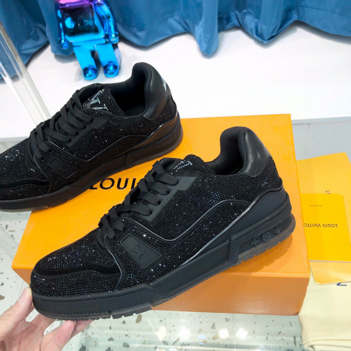 LV SNEAKER LV-000367