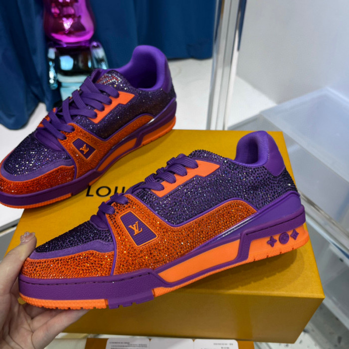 LV SNEAKER LV-000372