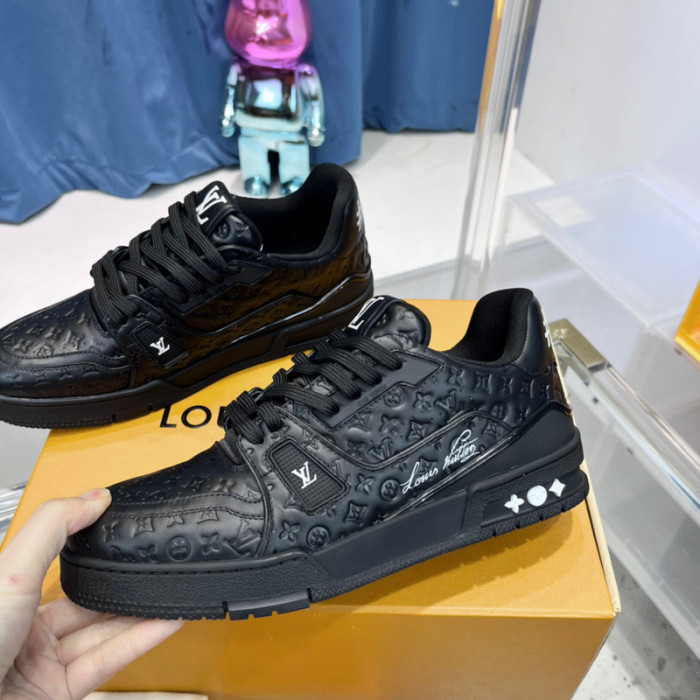 LV SNEAKER LV-000388