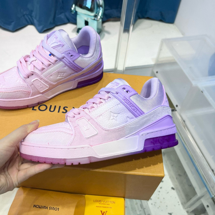 LV SNEAKER LV-000417