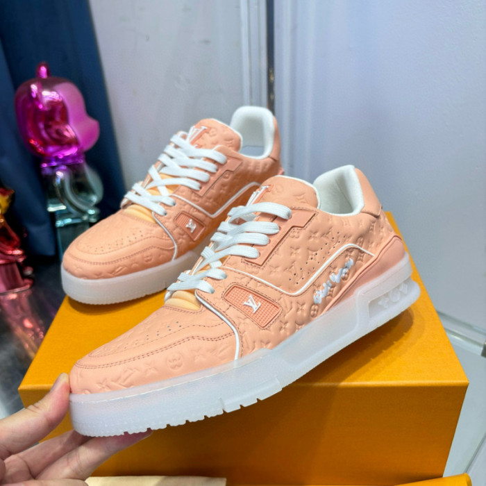 LV SNEAKER LV-000520