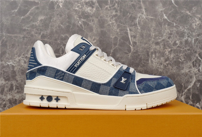 LV SNEAKER LV-000190