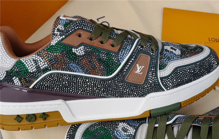 LV SNEAKER LV-000222