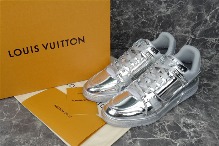 LV SNEAKER LV-000229