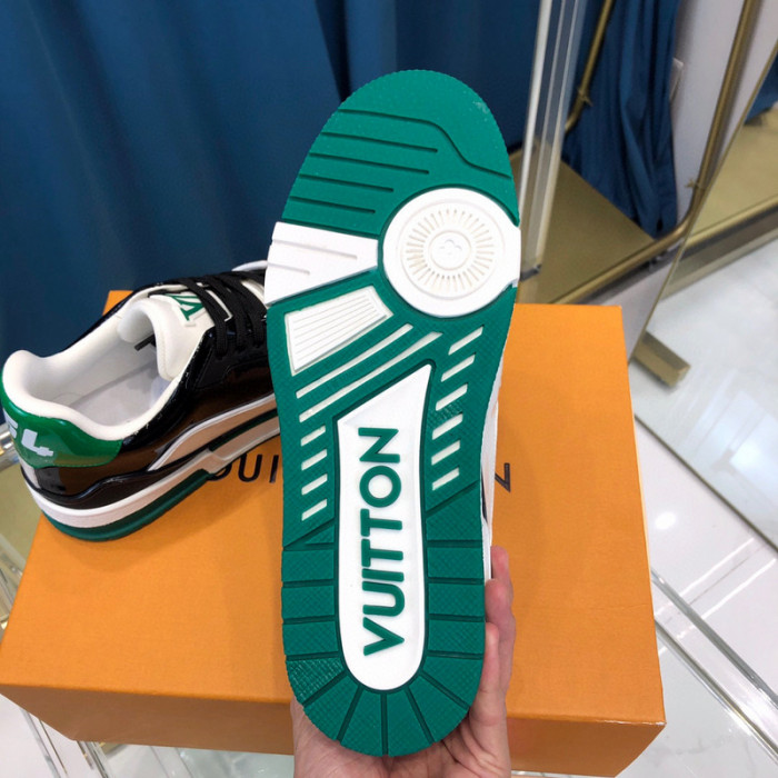 LV SNEAKER LV-000328