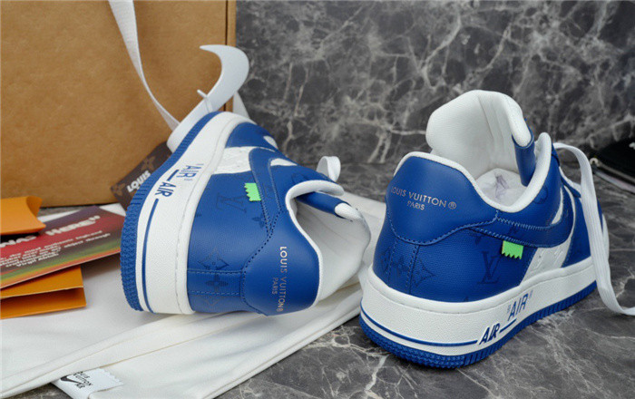 LV SNEAKER LV-000249