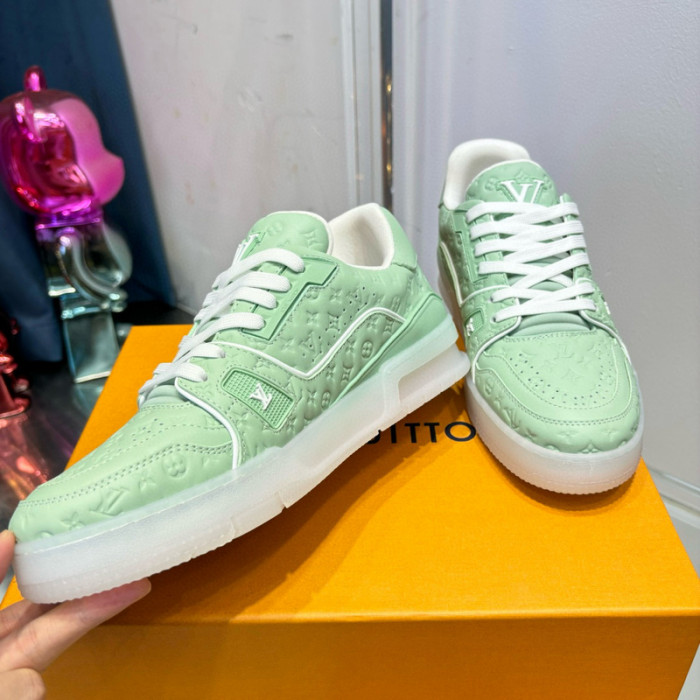 LV SNEAKER LV-000521