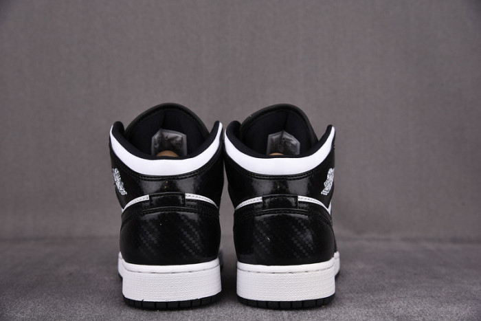 Air Jordan 1 Mid SE GS 