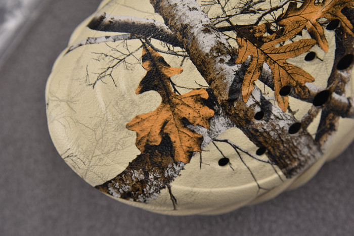 Cr*0*s x salehe bembury c00012