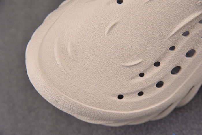 Cr*0*s x salehe bembury c00020