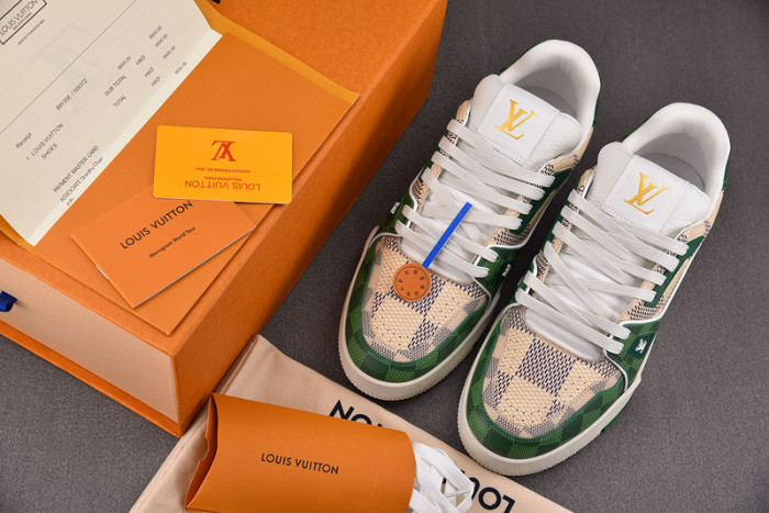 LV TRAINER SNEAKER LV-000591