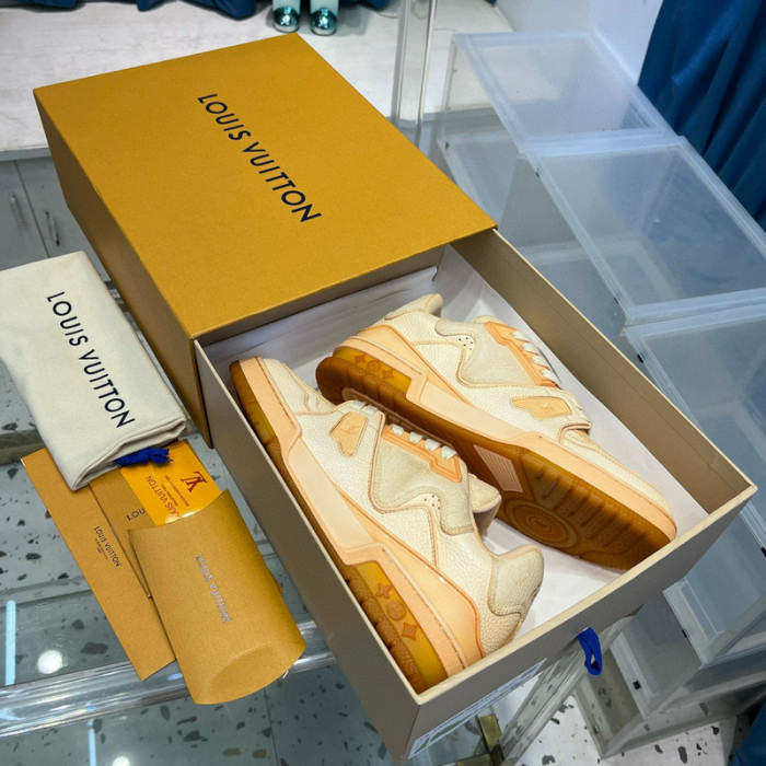 LV SNEAKER LV-000478