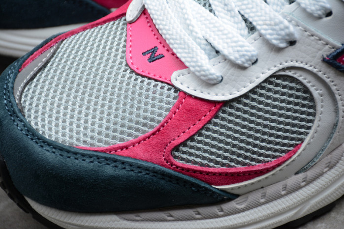 NEW BALANCE SNEAKER 006