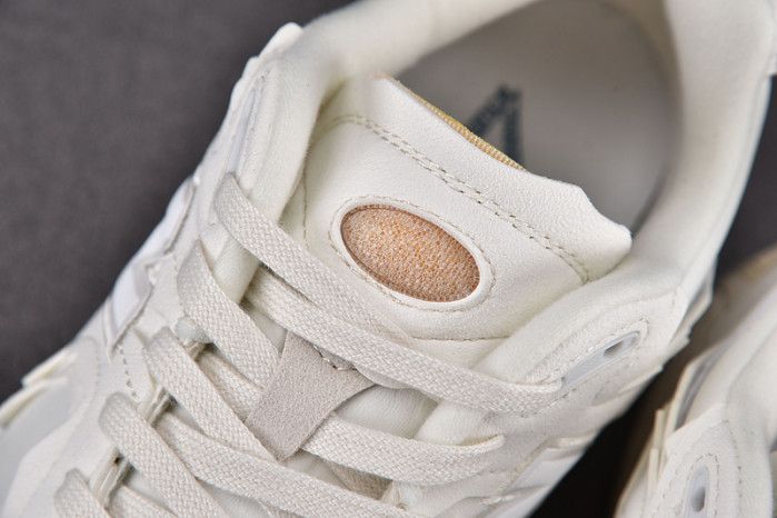 NEW BALANCE SNEAKER NB023