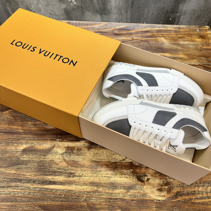LV SNEAKER LV-000536