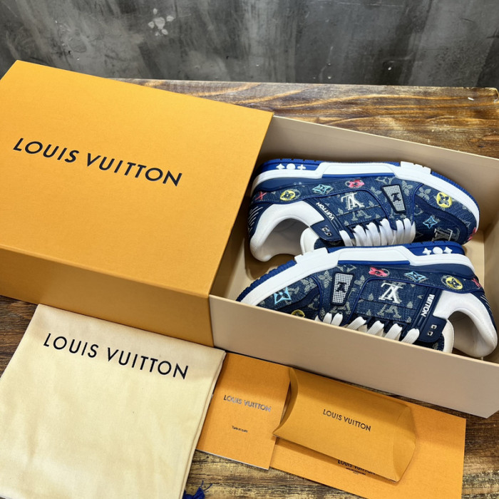 LV SNEAKER LV-000547
