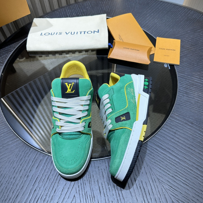 LV TRAINER SNEAKER LV-000579
