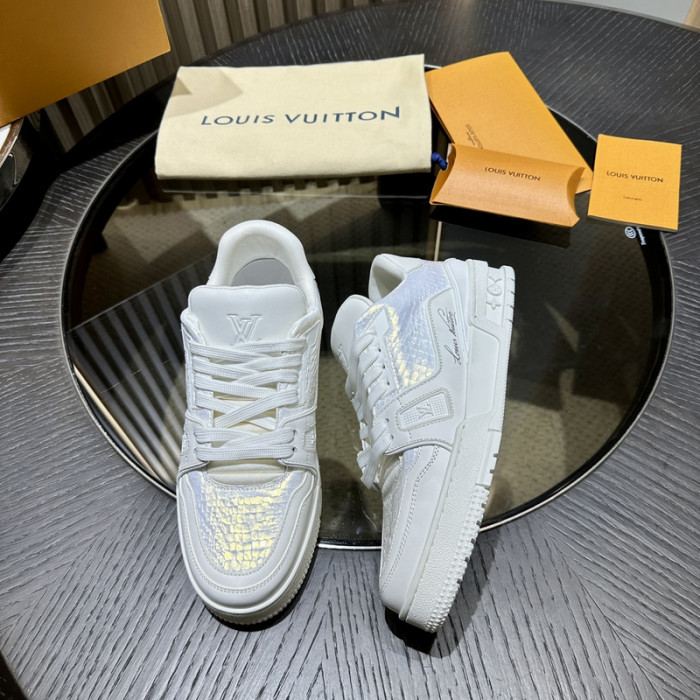 LV TRAINER SNEAKER LV-000583