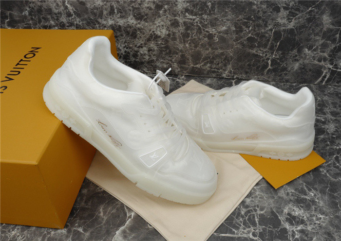 LV SNEAKER LV-000285