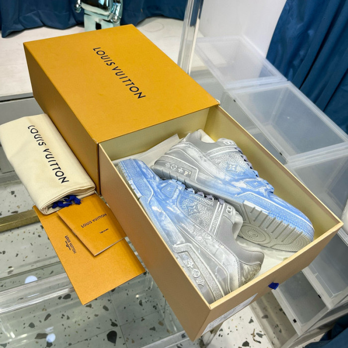 LV SNEAKER LV-000476