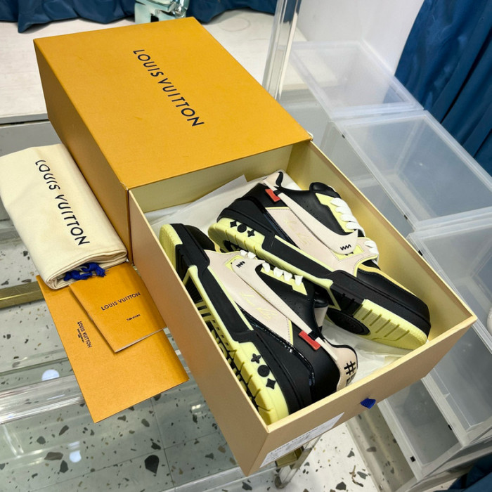 LV SNEAKER LV-000487
