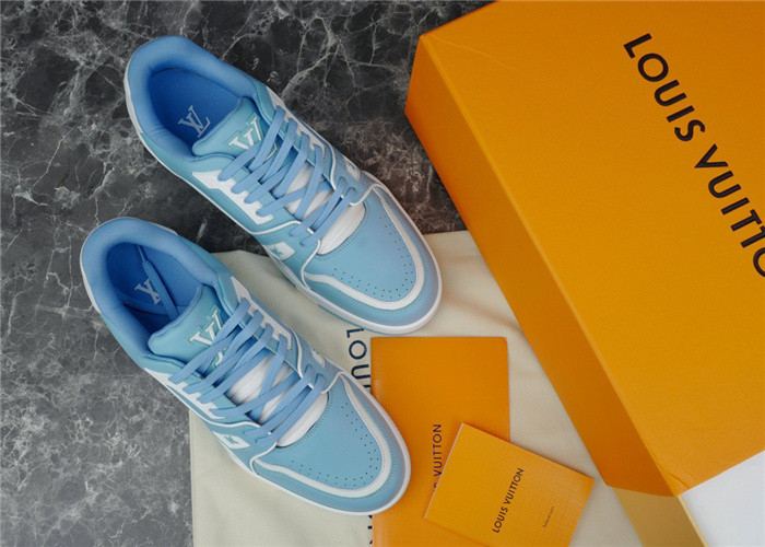 LV SNEAKER LV-000259