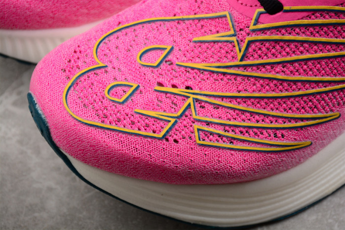 NEW BALANCE SNEAKER 014