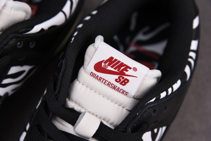 Quartersnacks x Nike SB Dunk Low DM3510-001