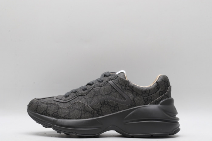 G*u*i* trainer sneaker40