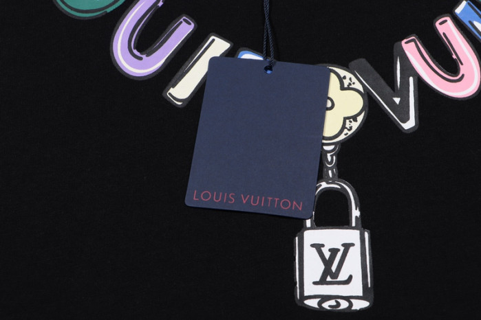 LV CLOTHES V00070