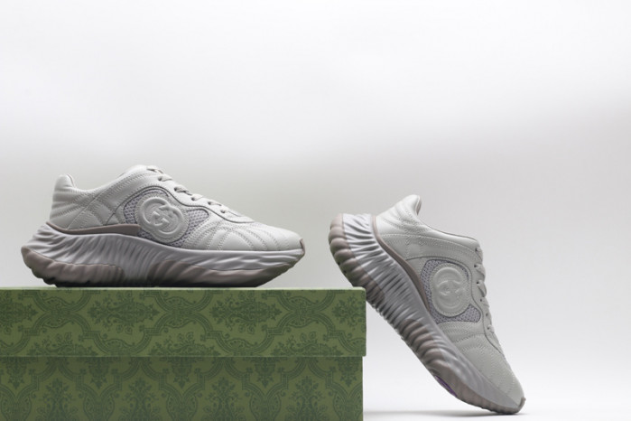 G*u*i* trainer sneaker118