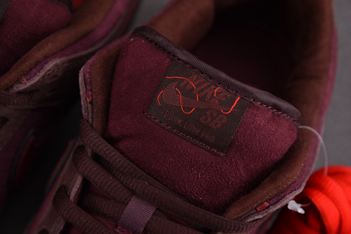 Nike SB Dunk Low City of Love Burgundy Crush FN0619-600