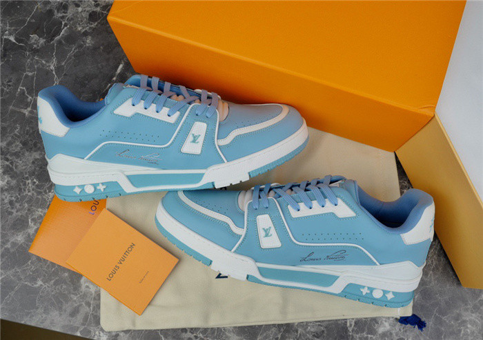 LV SNEAKER LV-000259