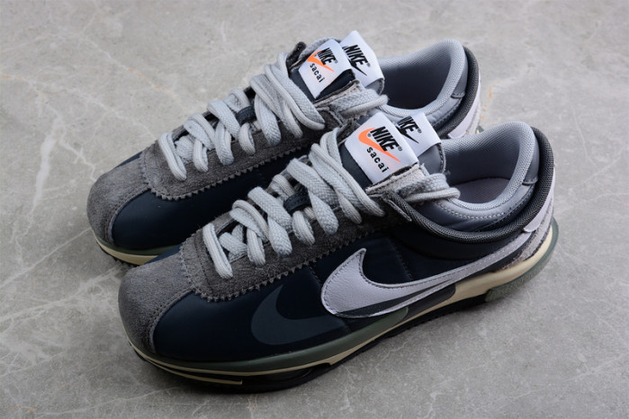 Kaws x Sacai x Nk Zoom Cortez 4.0 DQ0581-001