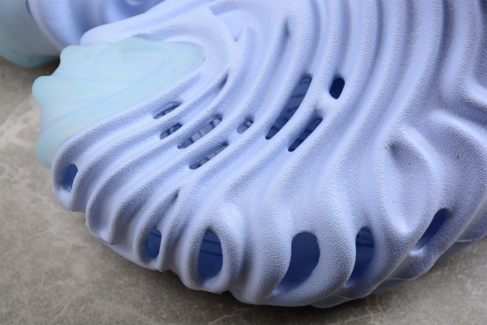 Cr*0*s x salehe bembury c00006