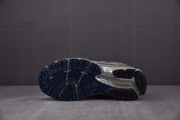 NEW BALANCE SNEAKER NB058