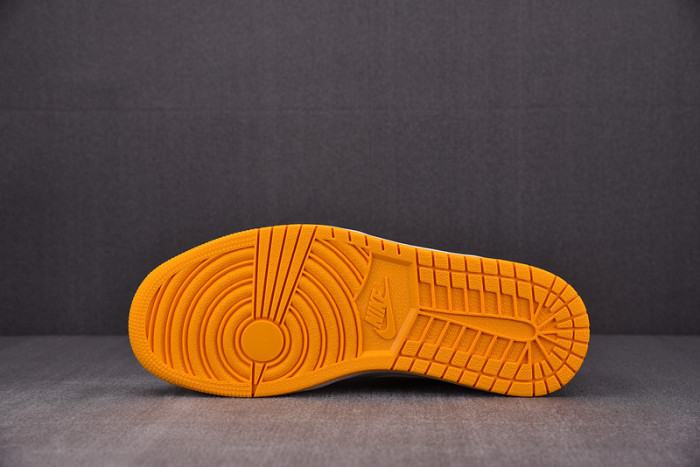 Jordan 1 Low Taxi 553558-701