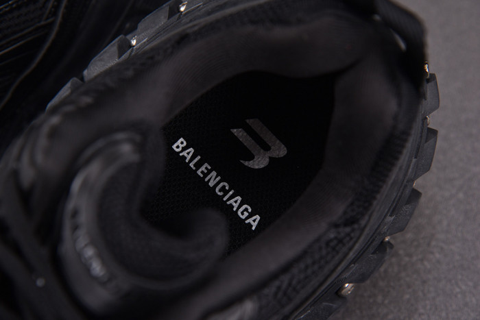 DEFENDER SNEAKER DS015