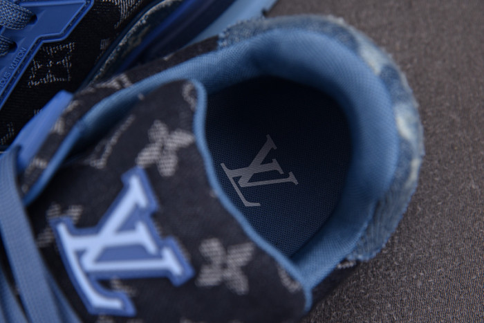 LV SNEAKER LV-000101