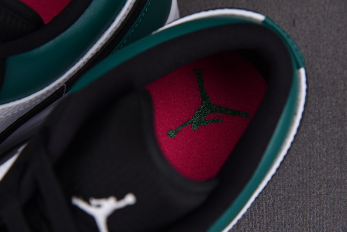 Jordan 1 Low Mystic Green 553558-113