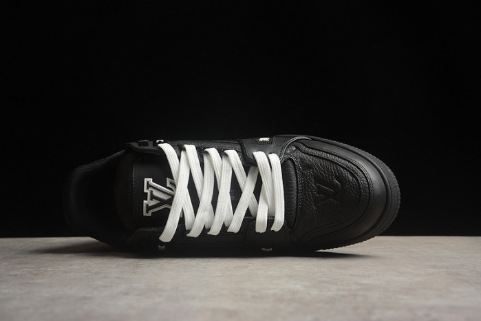 LV TRAINER SNEAKER LV-000552