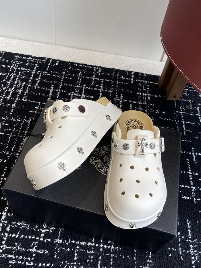 Ch*0me He**ts sandal