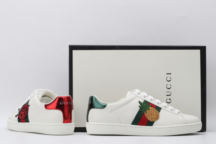 G*u*i* trainer sneaker55