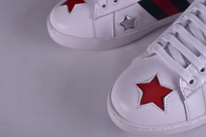 G*u*i ace embroidered low-top sneaker with colorful stars 431942-a38g1