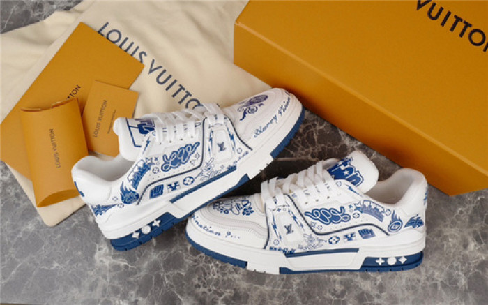 LV SNEAKER LV-000150